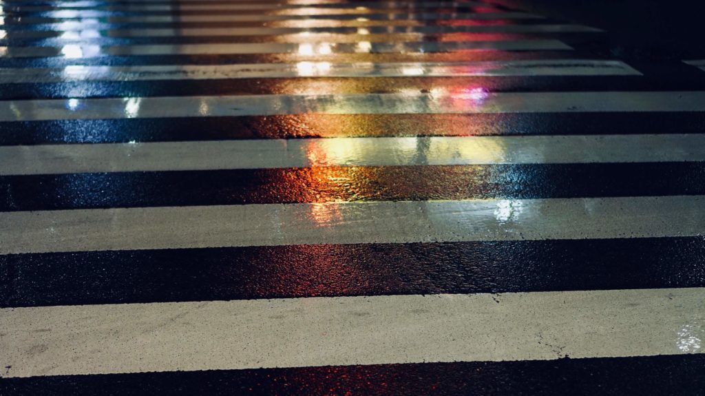 雨の日の道路