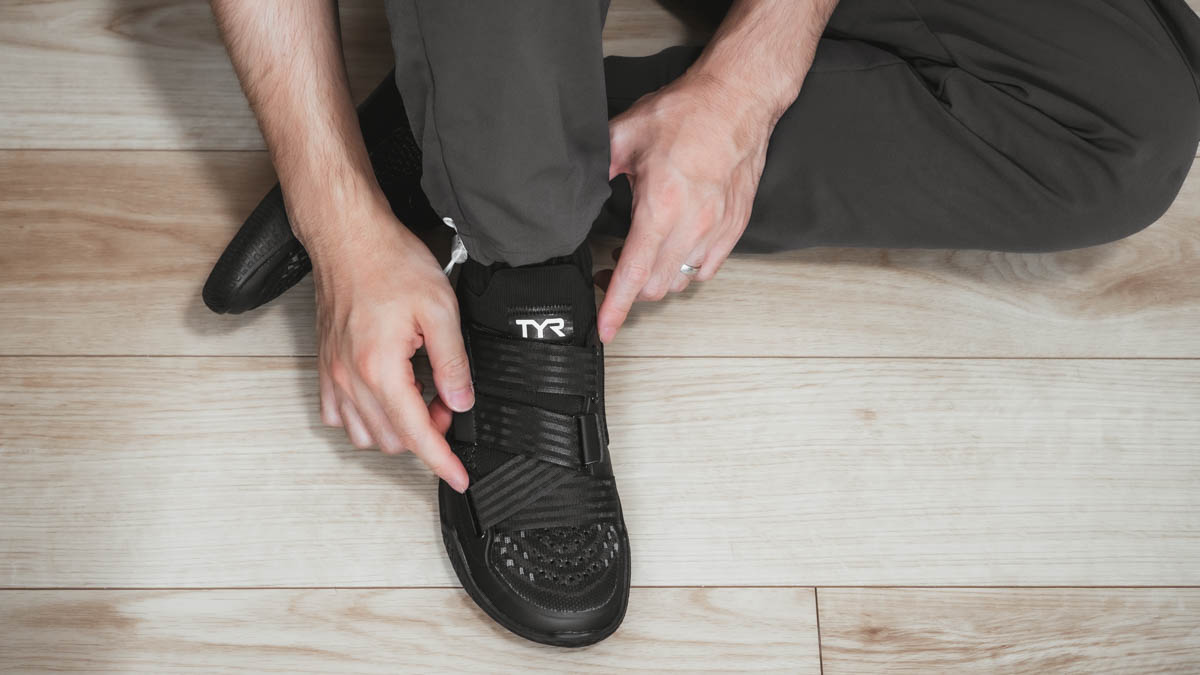 TYR ドロップゼロ ベアフットトレーナー着用画像2