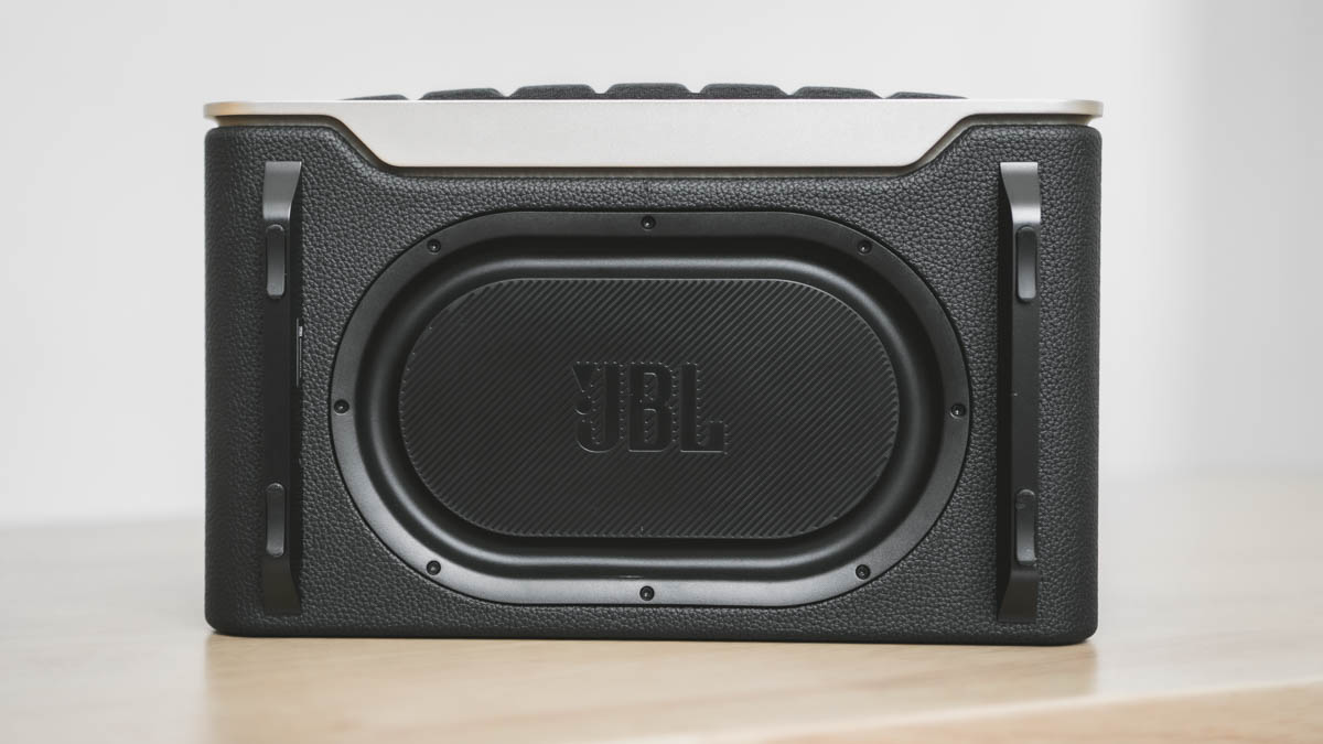 JBL Authentics 200底面