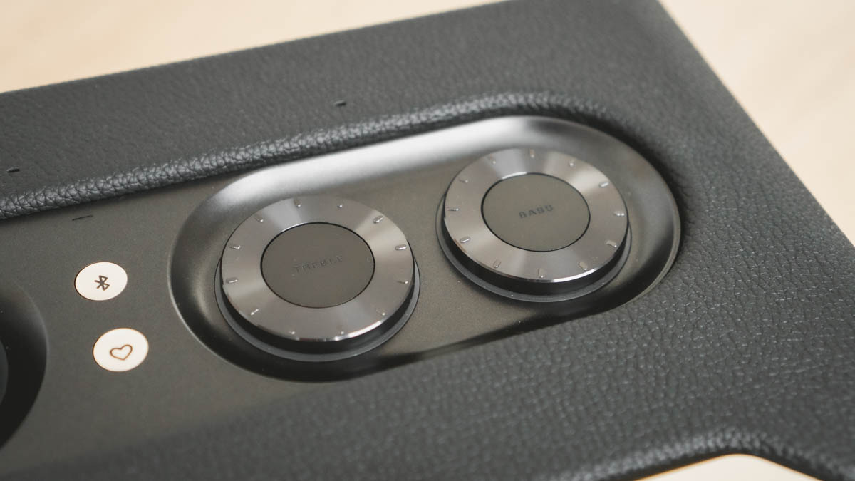 JBL Authentics 200上部ダイヤル