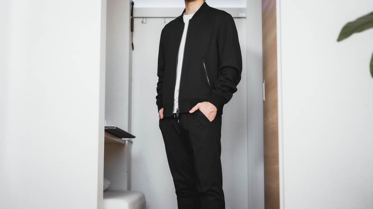 MOVB Duplex Wool Jersey トラベルMA-1斜め