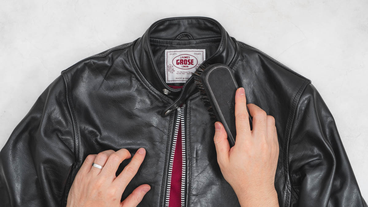 仕上げのブラッシング