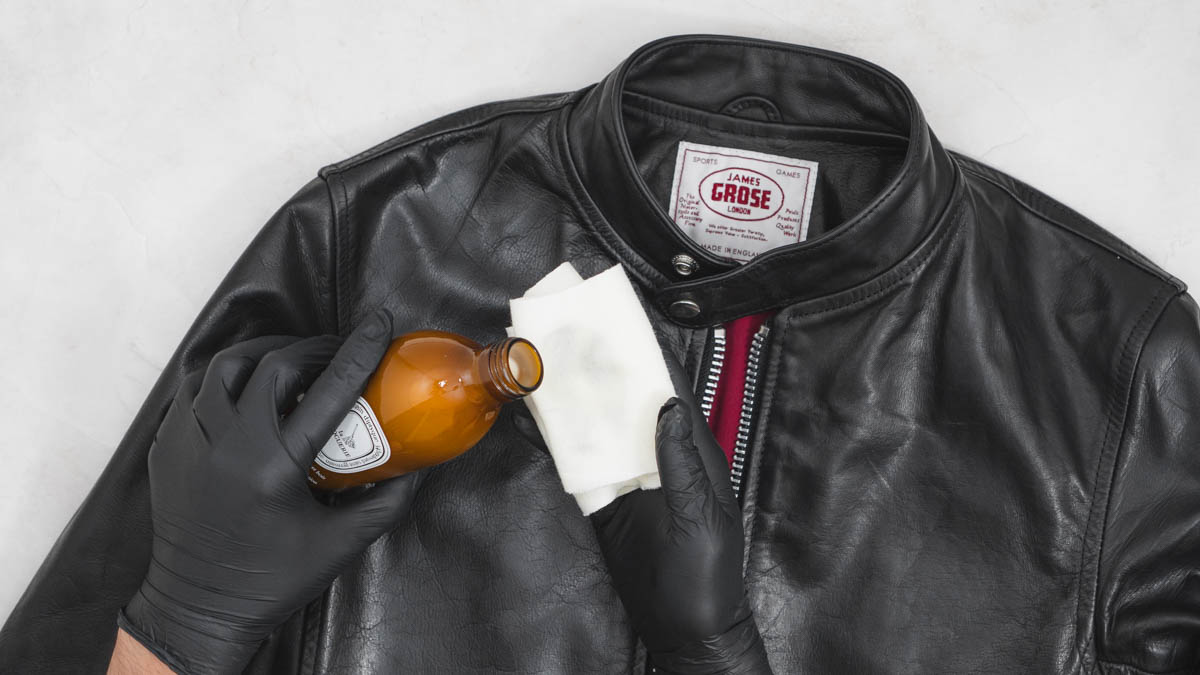 革ジャンとDIPTYQUE(ディプティック)レザー&ウッド ケアローション