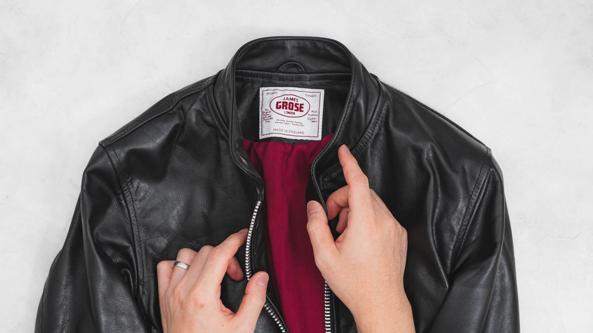 ジェームスグロースのドーバーと手