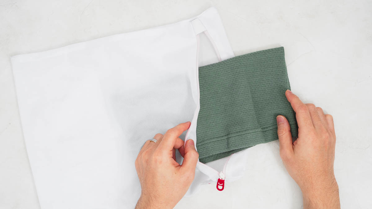 ワッフルハラマキを洗濯ネットに入れる