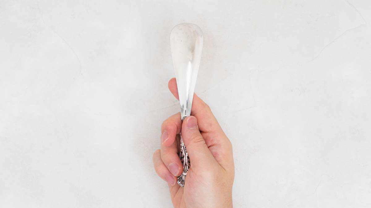 2代目アンティークシューホーンの普段の持ち方