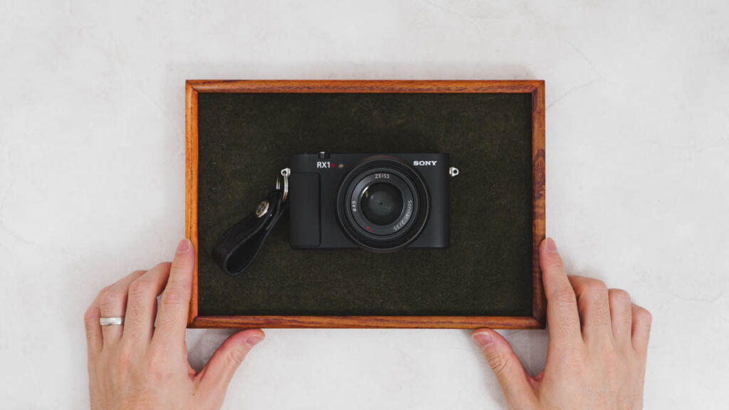 トレーに乗せたRX1R3